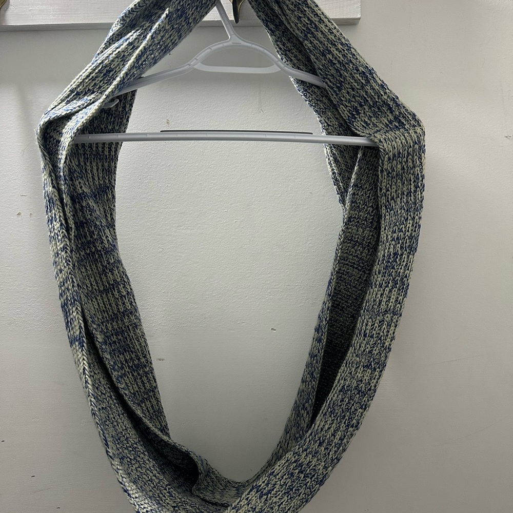 Hitwear Blue and Gray/beige  Knit Infinity Scarf